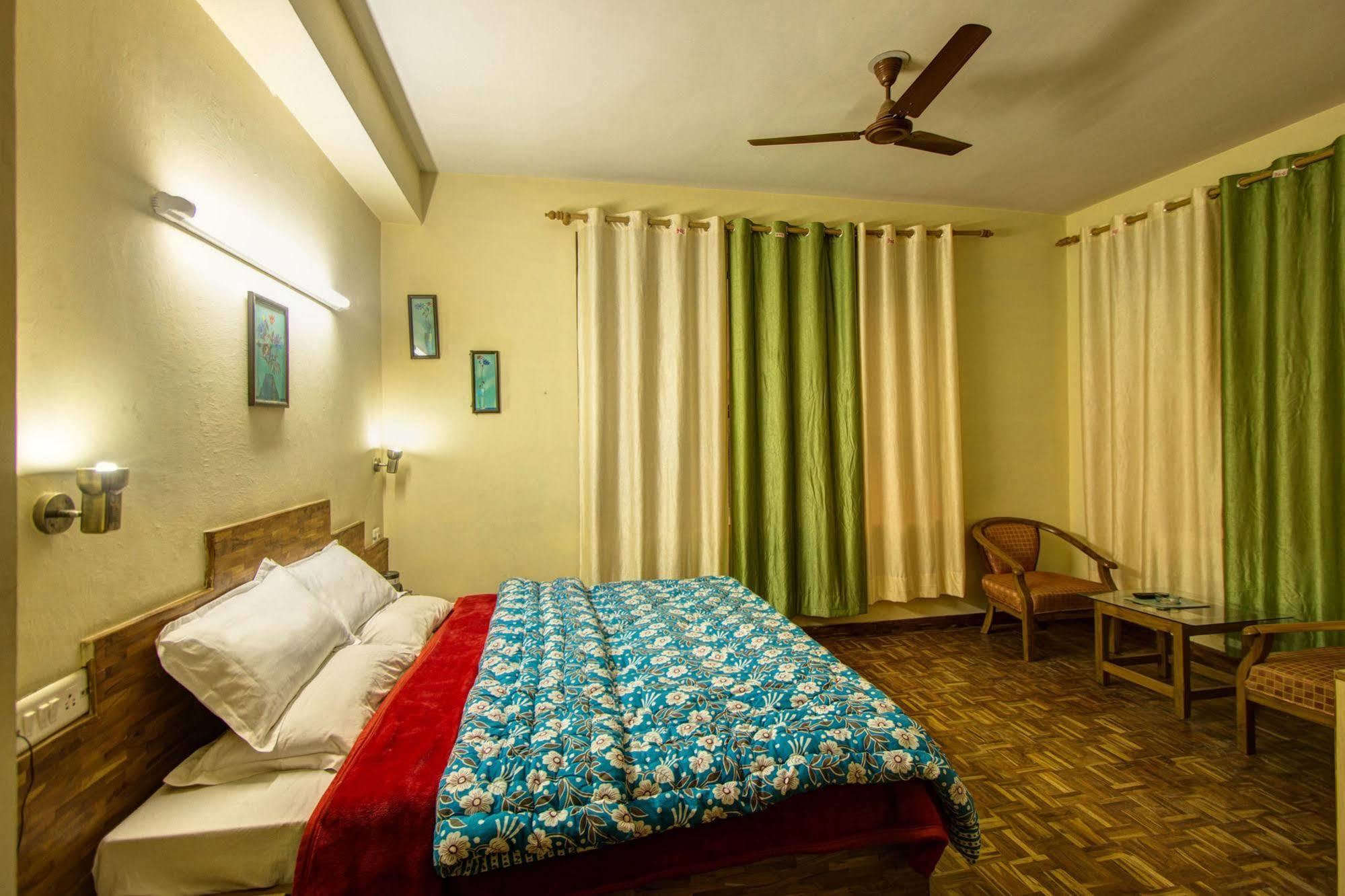 Kalinga Grand Hotel - Manali (Himachal Pradesh) — Photos 2